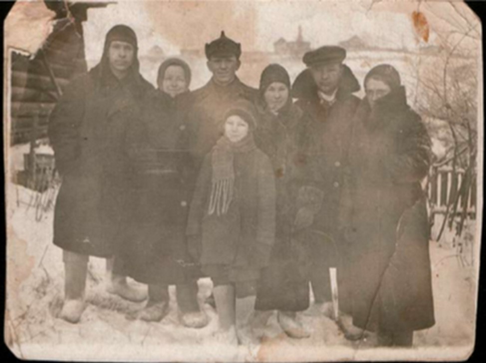 Семья Барабанщиковых г. Сарапул. Довоенное фото из семейного архива