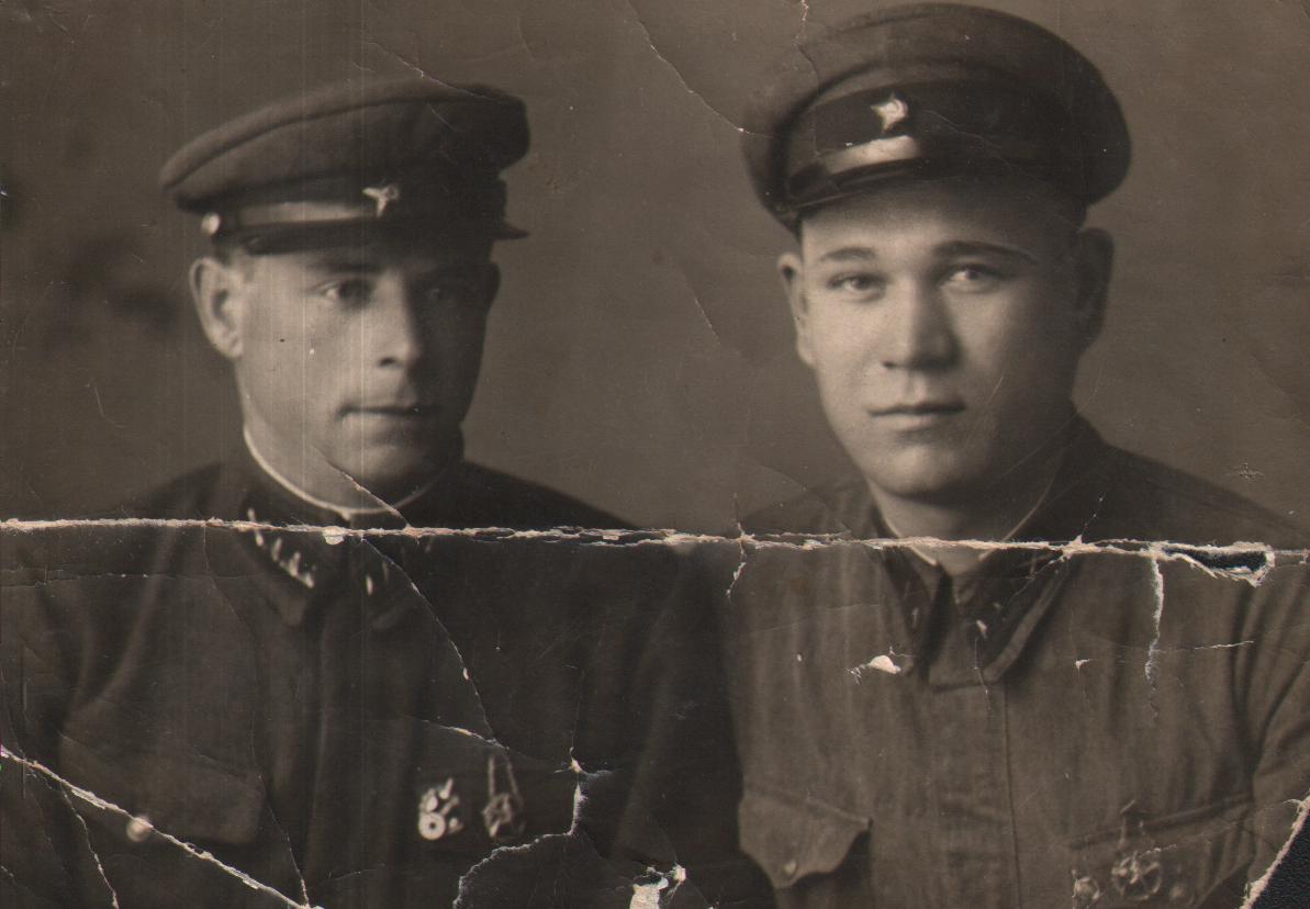 Пономарев П.В. слева. Фото 05.04.1938