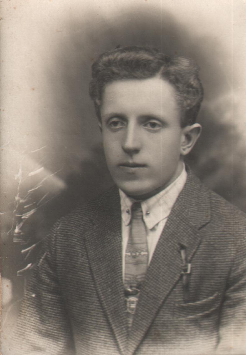 Анатолий Львович Мельников, март 1930 г. Фото из семейного архива