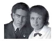 Владимир Александрович Савельев с женой, 1940 г. Фото из семейного архива С.Н. Пермякова