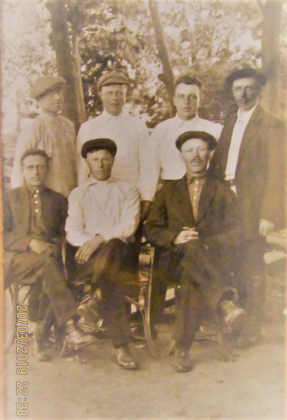 К.П. Чешуин стоит крайний справа. Довоенное фото. Семейный архив О.Л.Малининой
