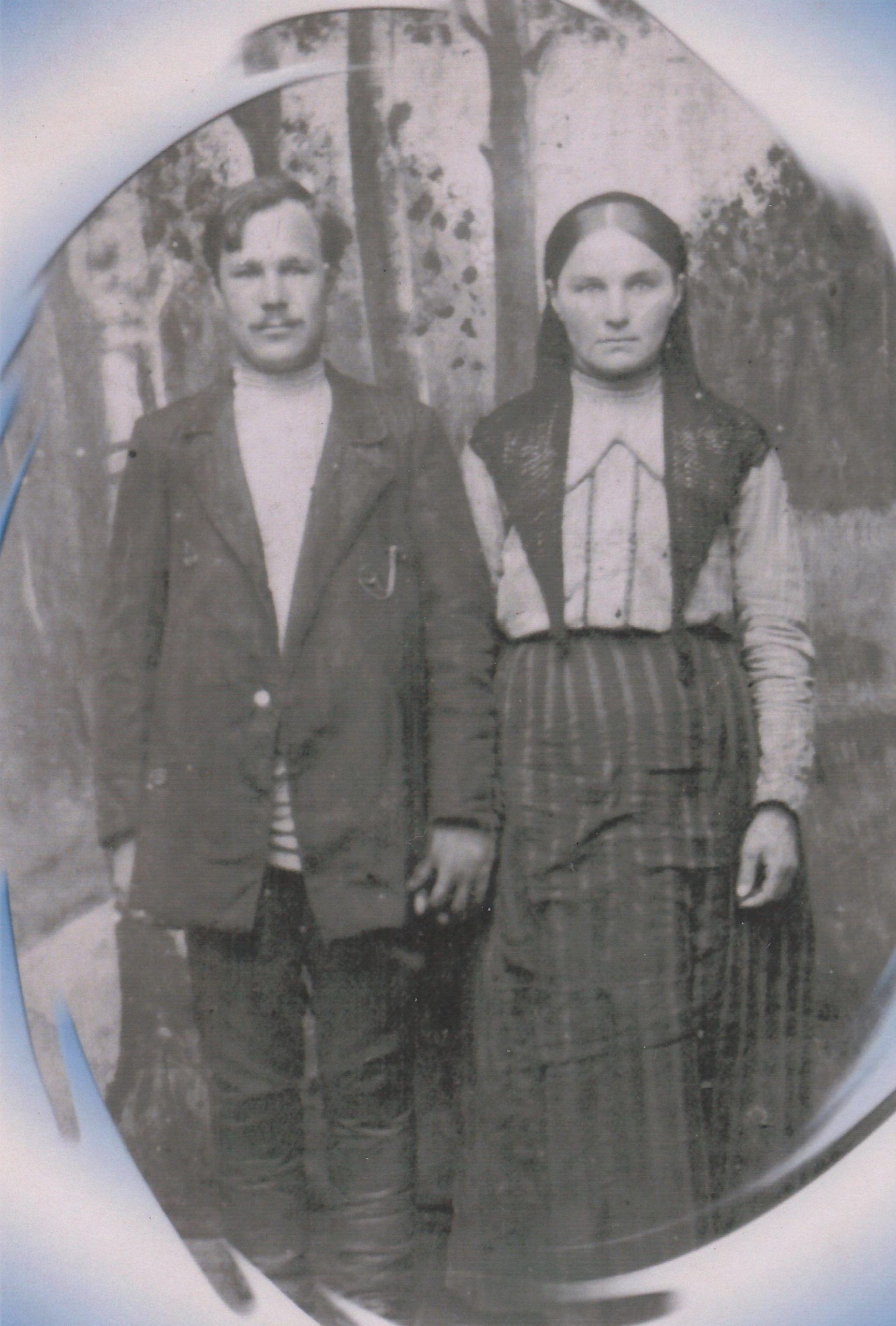 Ожгихин Кельсий Алексеевич с женой Анной Афанасьевной, 30-е годы